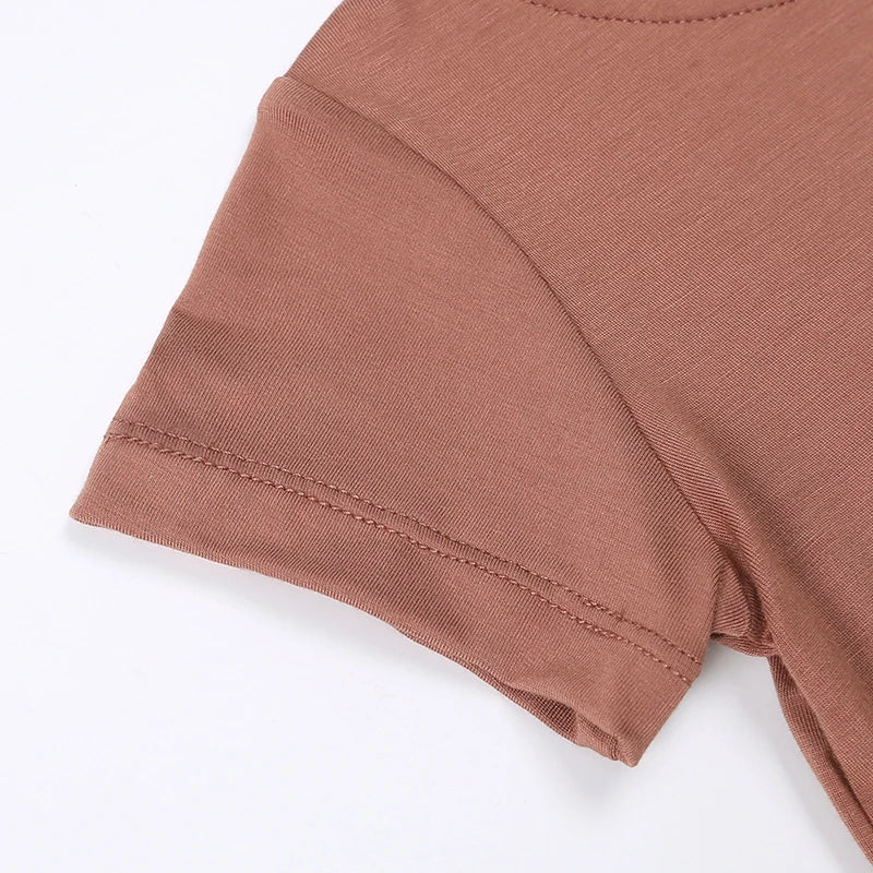 T-shirt med ficka Brun